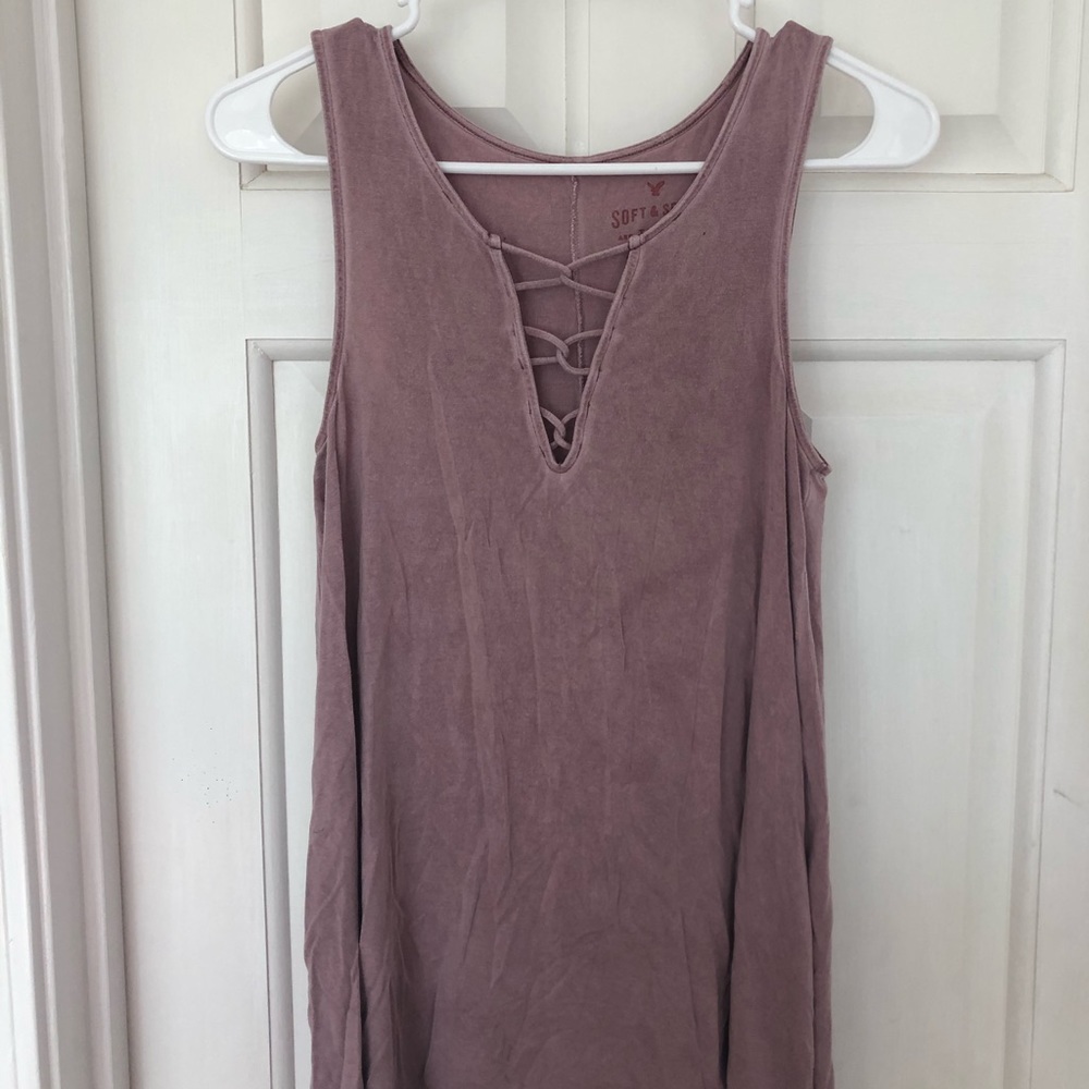 pink tank top